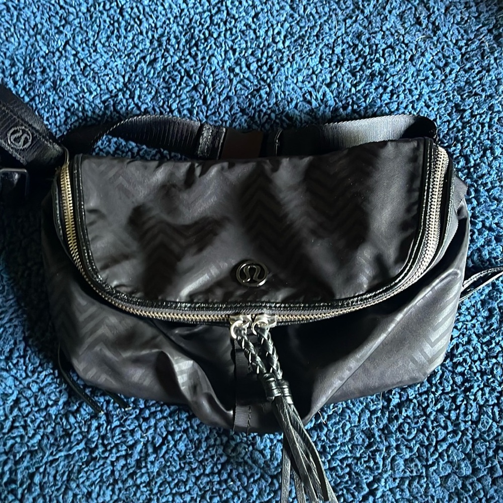 Lululemon Good Fortune Bag- black